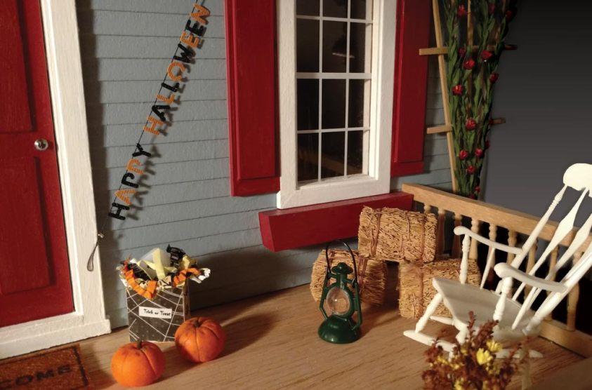Halloween miniature porch scene